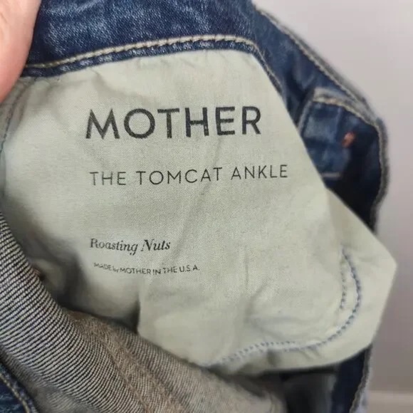 Sunrise Embroidered Women's Cropped Jeans - Picture 4 of 5